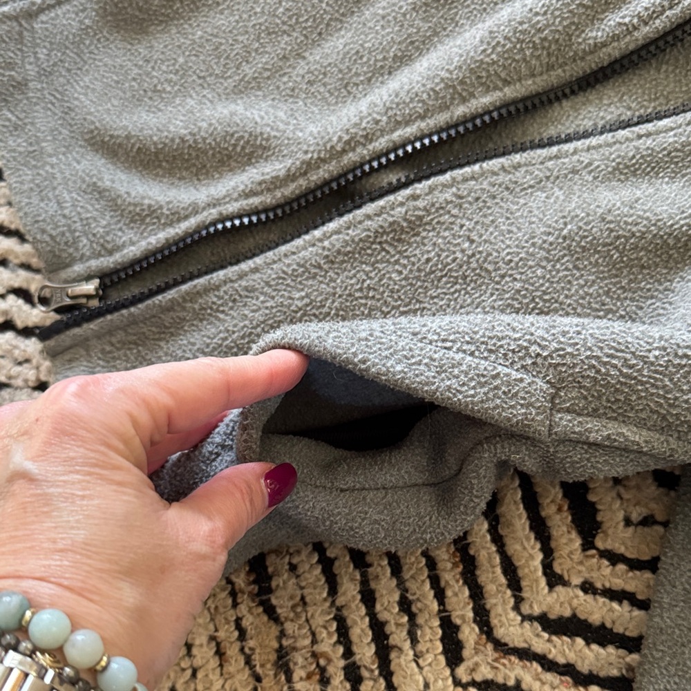 The North Face Kids Black and Gray Hoodie - Picture 3 of 4